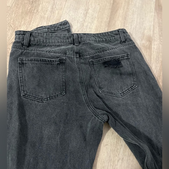 Crisscross Waist 90s Fit Jeans - Picture 7 of 9